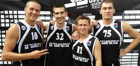   «Камчатка» Дебютировала двумя победами на чемпионате России по стритболу .